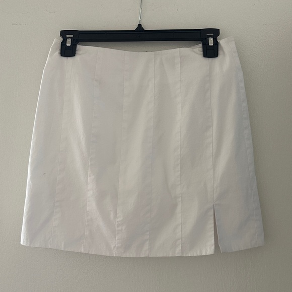 STAUD White Mini Skirt with a slit - size 4 - Picture 1 of 4